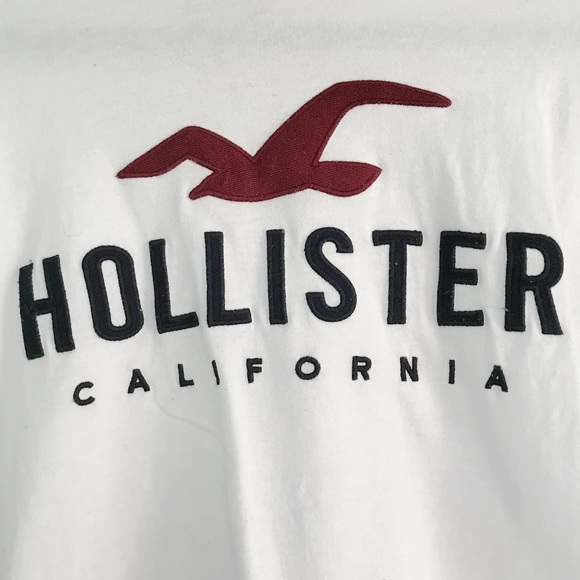 A “guys” extra small, Hollister graphic t-shirt. - Picture 3 of 4